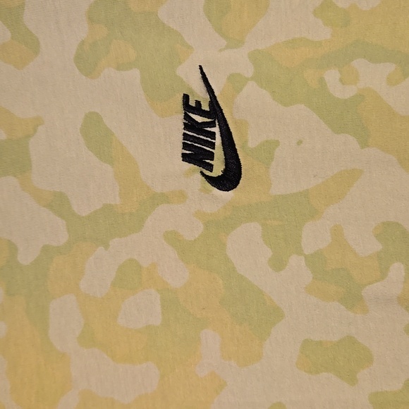 Nike Sportswear Men's Camouflage Lime Green Yellow Shirt 3XL TALL Nike Tee - Picture 2 of 9